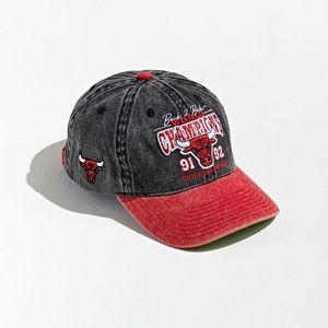 Mitchell & Ness Chicago Bulls Vintage Hat